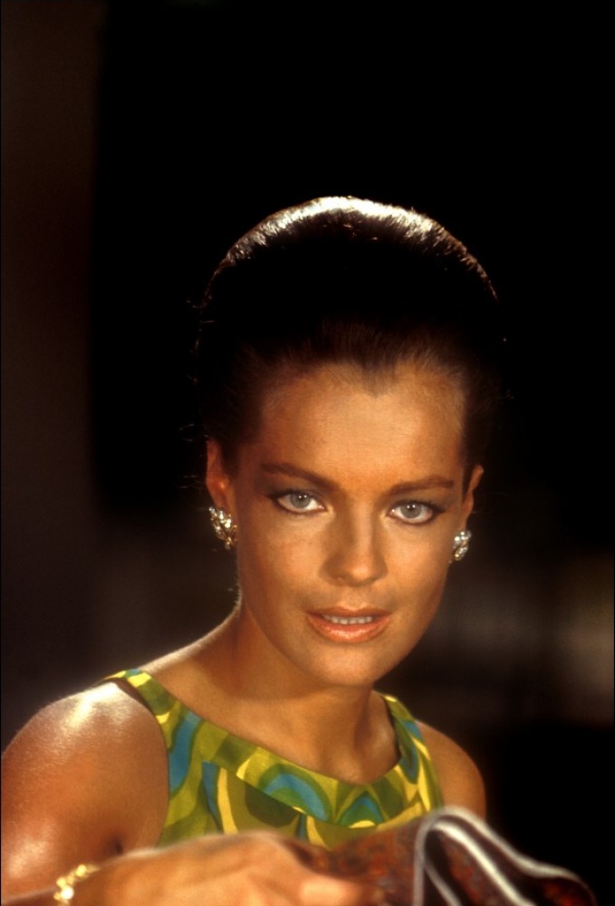 chemisier rtro  romy-schneider-la-piscine-1969-05.jpg